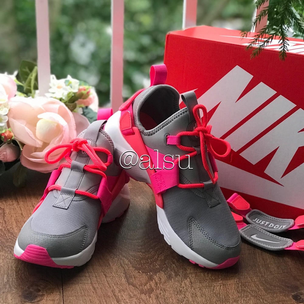 NWT Nike Air Huarache City Low Pink/Grey WMNS - Picture 3 of 8